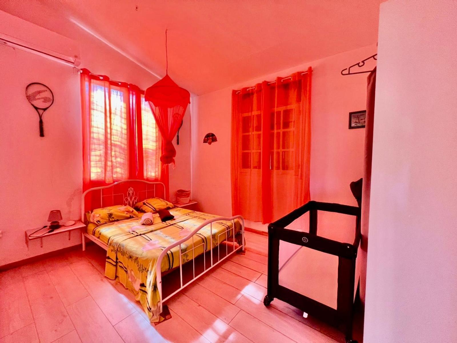 Apartament <Casa Colibri> La Desirade Les Galets Zewnętrze zdjęcie